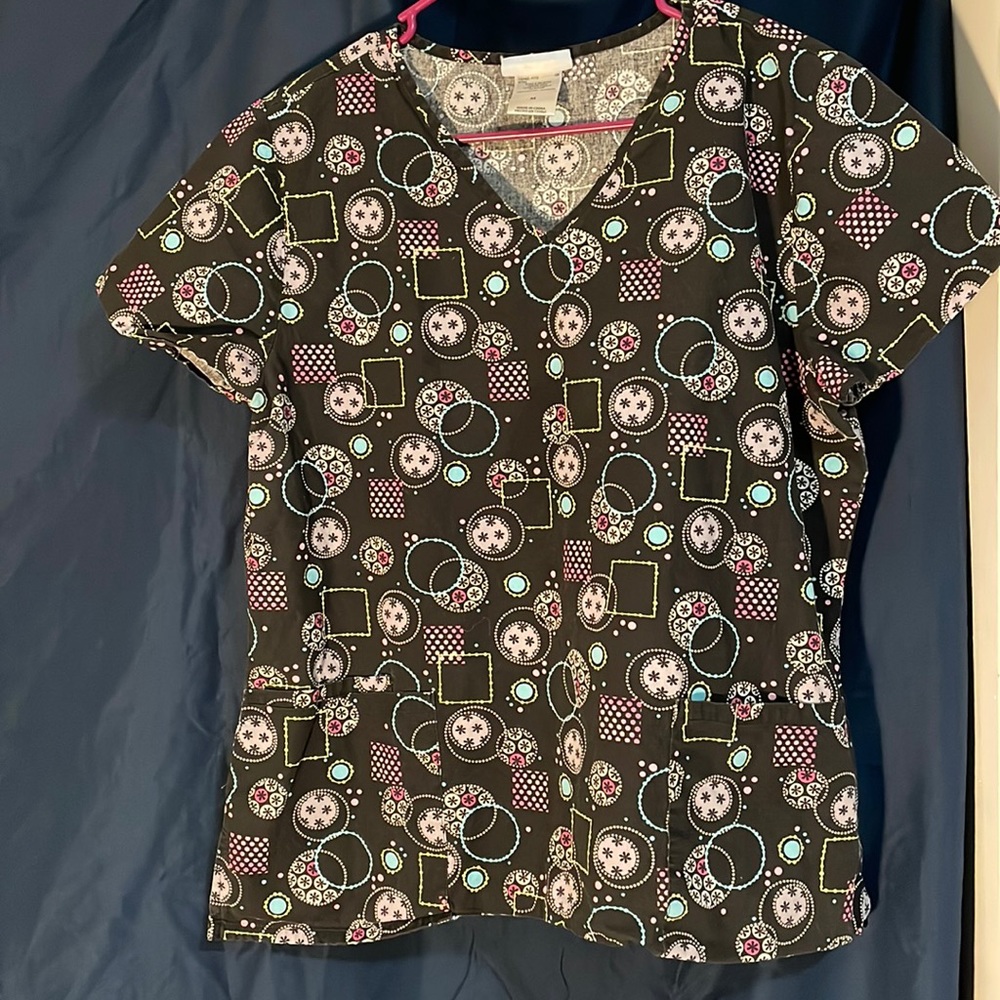 M scrub top